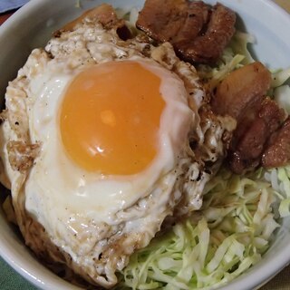 フライパンひとつで　カリカリ豚バラ肉のラード丼